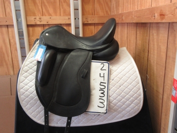Pelham Saddlery Custom Everest R Used Dressage Saddle 17 5 M